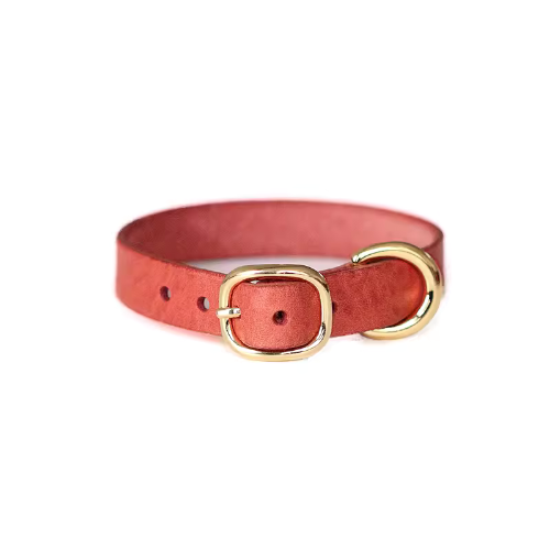 Pink square buckle Smooth Calfskin Leather Buckle Cat Collar: Spoil your kitty with this adorable pink leather collar, complete with a square buckle and made from smooth calfskin leather for a soft touch.