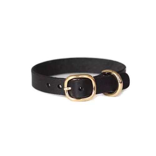Black square buckle Smooth Calfskin Leather Buckle Cat Collar: Keep it classic and chic with this sleek black leather collar, featuring a square buckle and crafted from smooth calfskin leather for durability.