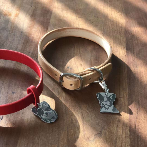 Red and Natural Color Smooth Calfskin Leather Dog Collar with Customized Name Tag: Elevate your pet's style with this eye-catching collar featuring a customizable name tag adorned with charming Corgi and French Bulldog images.